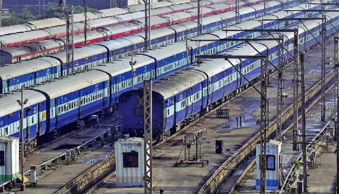 भारतीय रेलवे ने रचा इतिहास, 100 फीसदी ट्रेनें तय समय पर पहुंची गंतव्य स्थान तक