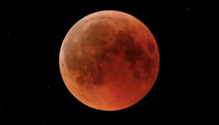 Lunar Eclipse 2020 Amazing Coincidence Of Chandra Grahan July On Guru Purnima 2020 Lunar Eclipse 2020 à¤‡à¤¸à¤² à¤ à¤…à¤¦ à¤­ à¤¤ à¤¹ à¤š à¤¦ à¤° à¤— à¤°à¤¹à¤£ à¤• à¤¸ à¤¯ à¤— à¤‡à¤¨ à¤œà¤—à¤¹ à¤ªà¤° à¤¦ à¤— à¤¦ à¤– à¤ˆ Hindi News à¤§à¤° à¤®