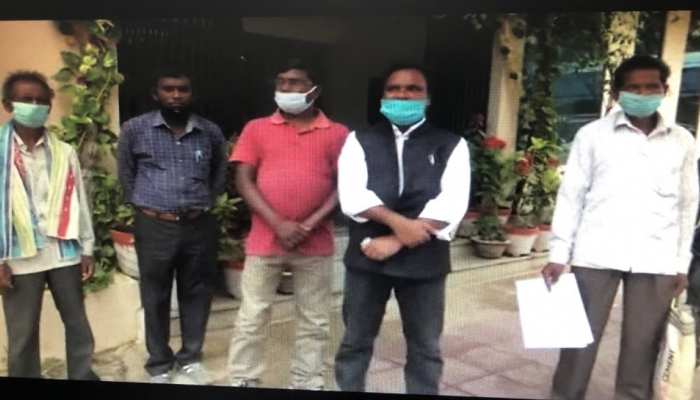 झारखंड: 1450 एकड़ जमीन को लेकर मालिक ने दर्ज कराई FIR,कहा-दोषियों पर हो कार्रवाई झारखंड: 1450 एकड़ जमीन को लेकर मालिक ने दर्ज कराई FIR,कहा-दोषियों पर हो कार्रवाई