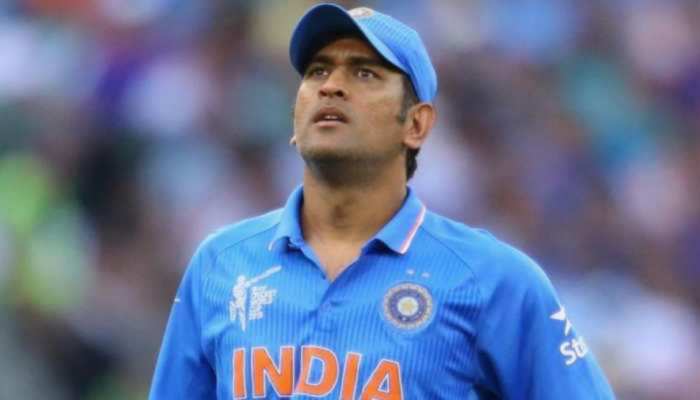 B'day Special:Do you know these 11 non cricket facts about Mahendra Singh  Dhoni | B'day Special: क्या आपको पता हैं क्रिकेट से अलग धोनी की ये 11  बातें?| Hindi News