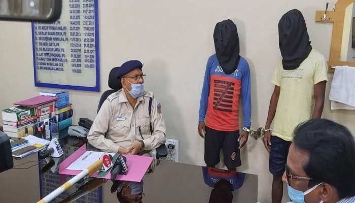 झारखंड में नहीं थम रही जादू टोना और अंधविश्वास के नाम पर हत्या, 2 गिरफ्तार झारखंड में नहीं थम रही जादू टोना और अंधविश्वास के नाम पर हत्या, 2 गिरफ्तार