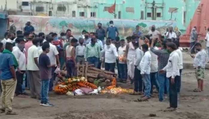 ସ୍ୱର୍ଗଦାରରେ ସତ୍କାର ଉପରେ ଲାଗିଲା କଟକଣା, ରାଜ୍ୟବାସୀଙ୍କୁ ଅନୁରୋଧ କଲେ ଜିଲ୍ଲାପାଳ ସ୍ୱର୍ଗଦାରରେ ସତ୍କାର ଉପରେ ଲାଗିଲା କଟକଣା, ରାଜ୍ୟବାସୀଙ୍କୁ ଅନୁରୋଧ କଲେ ଜିଲ୍ଲାପାଳ