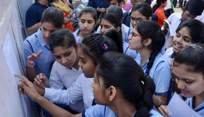 Jharkhand 10th Result: 98 प्रतिशत नंबर के साथ मनीष बने टॉपर, नेतरहाट का रहा दबदबा Jharkhand 10th Result: 98 प्रतिशत नंबर के साथ मनीष बने टॉपर, नेतरहाट का रहा दबदबा