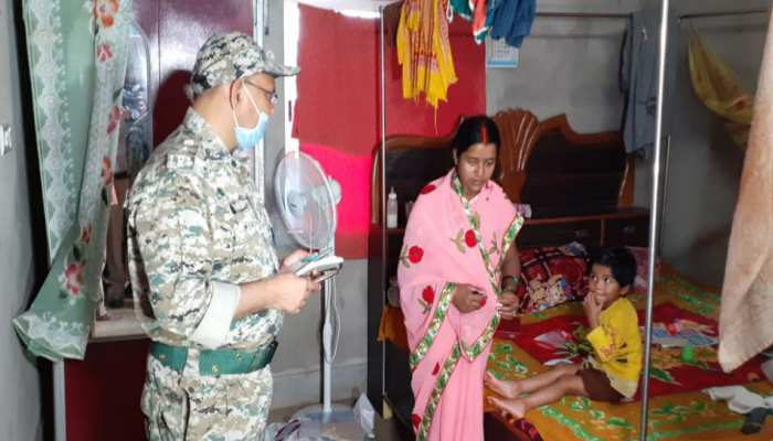 रांची: महिला को बंधक बनाकर अपराधियों ने की घर में लूट, कीमती सामान लेकर हुए फरार रांची: महिला को बंधक बनाकर अपराधियों ने की घर में लूट, कीमती सामान लेकर हुए फरार