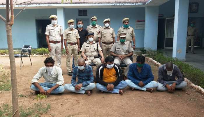 5 साल से चल रहे थे अवैध संबंध, शादी के लिए बोले तो मां-बेटी को उतारा मौत के घाट 5 साल से चल रहे थे अवैध संबंध, शादी के लिए बोले तो मां-बेटी को उतारा मौत के घाट