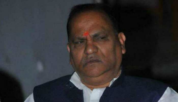 झारखंड: बालू चोरी रोकने के लिए लगाई गई शिक्षकों की ड्यूटी, तो BJP बोली... झारखंड: बालू चोरी रोकने के लिए लगाई गई शिक्षकों की ड्यूटी, तो BJP बोली...