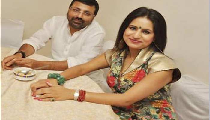फिर फंसे गोड्डा MP, इस बार पत्नी ने निशिकांत के राजनीतिक प्रभाव का जोर दिखा किया कुछ ऐसा फिर फंसे गोड्डा MP, इस बार पत्नी ने निशिकांत के राजनीतिक प्रभाव का जोर दिखा किया कुछ ऐसा