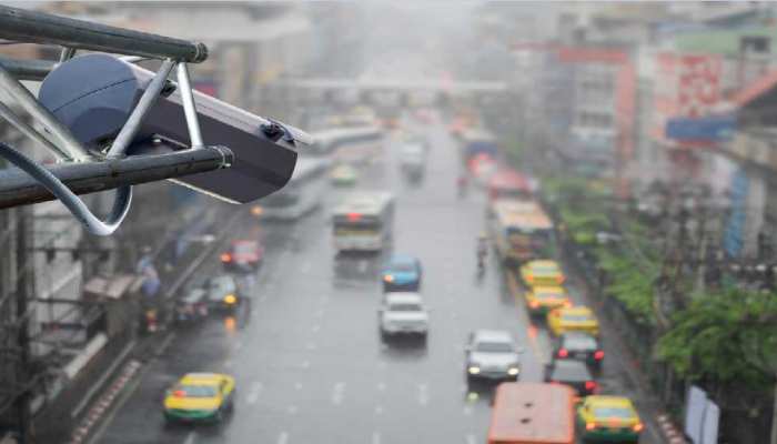 कोविड-19 के नियमों का उल्लंघन करने वाले हो जाएं सावधान, तीसरी आंख से आप पर है पैनी नजर कोविड-19 के नियमों का उल्लंघन करने वाले हो जाएं सावधान, तीसरी आंख से आप पर है पैनी नजर