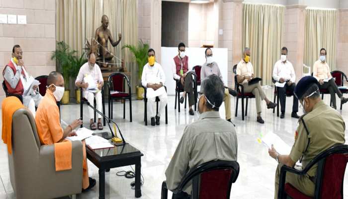 CM योगी ने की अनलॉक व्यवस्था की समीक्षा, 4 जिलों में सतर्कता बरतने के निर्देश
