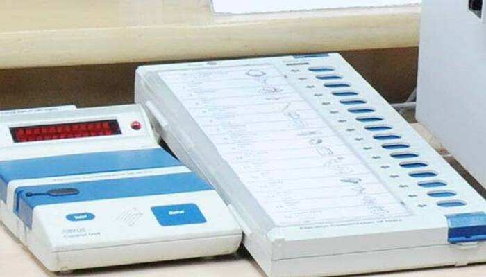 झारखंड में उपचुनाव को लेकर सियासत गर्म, BJP-UPA कर रहे अपने जीत के दावे झारखंड में उपचुनाव को लेकर सियासत गर्म, BJP-UPA कर रहे अपने जीत के दावे