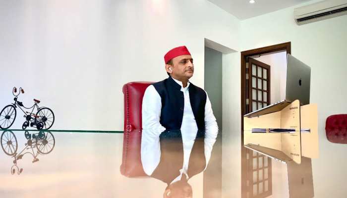 अखिलेश यादव का CM योगी पर तीखा हमला, कहा- आपकी नाकाम सरकार के अब 1 वर्ष ही बचे हैं