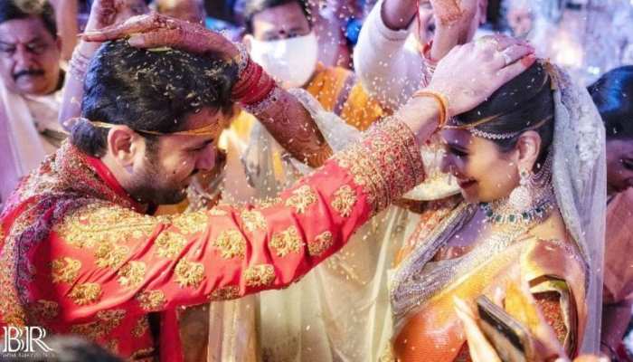 कोरोना की वजह से इस स्टार को टालनी पड़ी थी शादी, अब मांगा लोगों से आशीर्वाद कोरोना की वजह से इस स्टार को टालनी पड़ी थी शादी, अब मांगा लोगों से आशीर्वाद