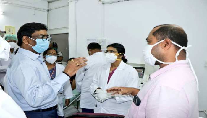 रिम्स में प्लाज्मा थेरेपी शुरू करने के बाद बोले सीएम हेमंत, अब अन्य अस्पताल भी करें तैयारी रिम्स में प्लाज्मा थेरेपी शुरू करने के बाद बोले सीएम हेमंत, अब अन्य अस्पताल भी करें तैयारी