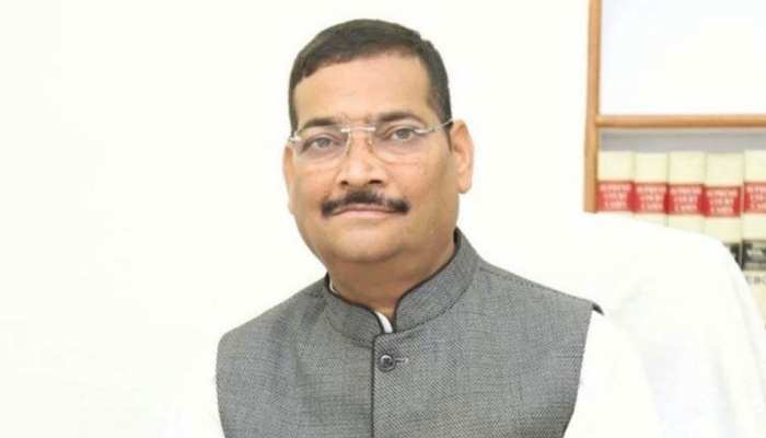 दीपक प्रकाश ने CS को पत्र लिखा हेमंत सरकार पर लगाए आरोप, तो कांग्रेस-जेएमएम बोली... दीपक प्रकाश ने CS को पत्र लिखा हेमंत सरकार पर लगाए आरोप, तो कांग्रेस-जेएमएम बोली...