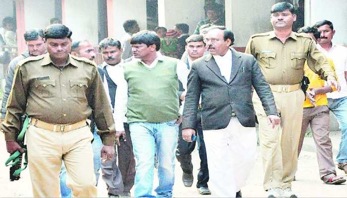 झारखंड: बाघमारा विधायक ढुल्लू महतो को मिली जमानत, दुष्कर्म मामले में हैं आरोपी झारखंड: बाघमारा विधायक ढुल्लू महतो को मिली जमानत, दुष्कर्म मामले में हैं आरोपी