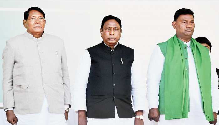 झारखंड: कांग्रेस की कलह खुलकर आई सामने! नेताओं पर हो सकती है कार्रवाई झारखंड: कांग्रेस की कलह खुलकर आई सामने! नेताओं पर हो सकती है कार्रवाई