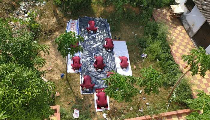 झारखंड में घरों में ही मनाया जा रहा है ईद उल-अजहा, सीएम ने दी शुभकामनाएं झारखंड में घरों में ही मनाया जा रहा है ईद उल-अजहा, सीएम ने दी शुभकामनाएं