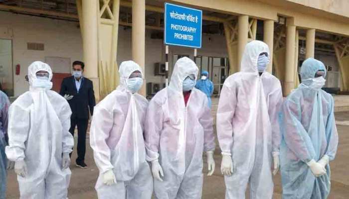 रांची: मोहराबादी-हिंदपीढ़ी में तेजी से फैल रहा संक्रमण, इलाके को किया जा रहा सेनेटाइज रांची: मोहराबादी-हिंदपीढ़ी में तेजी से फैल रहा संक्रमण, इलाके को किया जा रहा सेनेटाइज