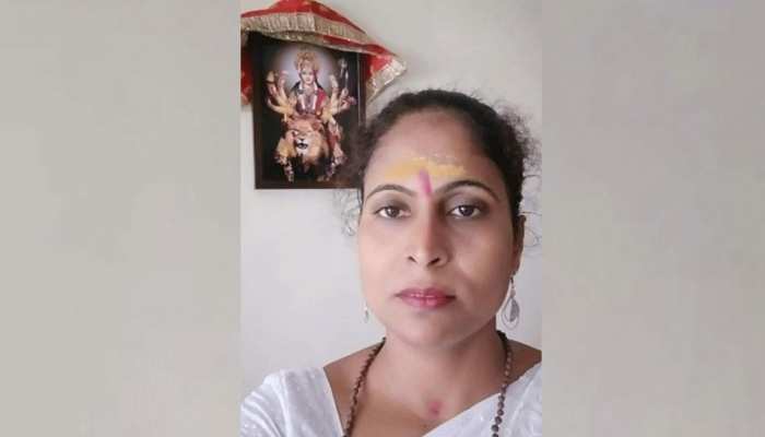 10 हजार रुपये के लिए एक्ट्रेस अनुपमा पाठक ने की खुदकुशी? आखिरी FB Live में कही थी ये बात 10 हजार रुपये के लिए एक्ट्रेस अनुपमा पाठक ने की खुदकुशी? आखिरी FB Live में कही थी ये बात