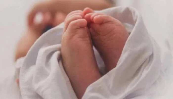 झालावाड़: नर्स की लापरवाही से प्रसूता व नवजात की मौत, परिजनों ने किया हंगामा झालावाड़: नर्स की लापरवाही से प्रसूता व नवजात की मौत, परिजनों ने किया हंगामा