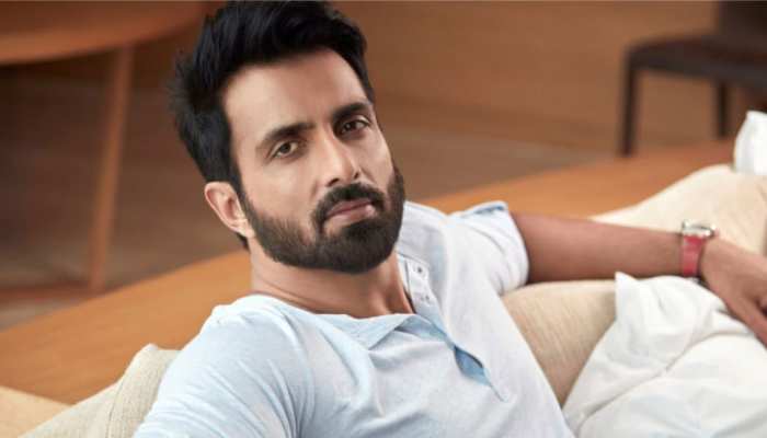 स्टूडेंट ने UPSC की तैयारी के लिए Sonu Sood से मांगी मदद