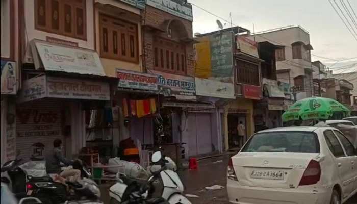 टोंक: दुकानदारों के हौसले बुलंद, पुलिस पर पक्षपात पूर्ण रवैये के लग रहे आरोप टोंक: दुकानदारों के हौसले बुलंद, पुलिस पर पक्षपात पूर्ण रवैये के लग रहे आरोप