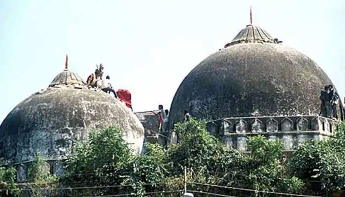 Babri Masjid Demolition case SC Sets New Deadline for Verdict on Cases  Against Advani Joshi Uma Bharti | इस तारीख को आएगा 'अयोध्या के विवादित  ढांचे' के विध्वंस पर फैसला, ये नेता