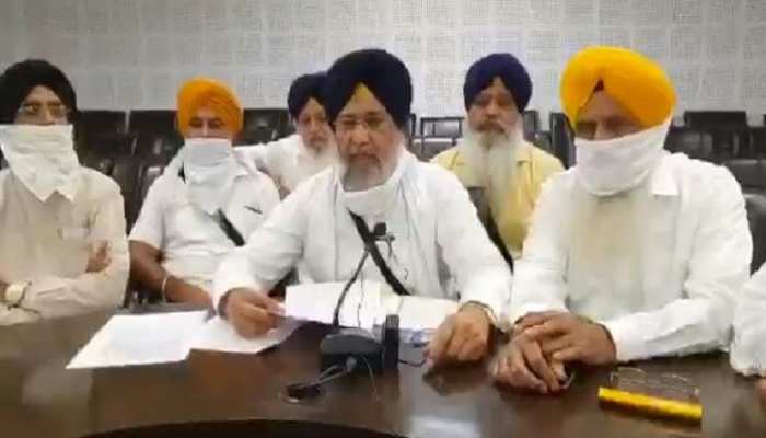 ਪਾਵਨ ਸਰੂਪਾਂ ਦੀ ਗੁੰਮਸ਼ੁਦਗੀ ਮਾਮਲੇ 'ਚ SGPC ਦੀ ਵੱਡੀ ਕਾਰਵਾਈ, 3 ਸੈਕੇਟਰੀ ਸਸਪੈਂਡ ਪਾਵਨ ਸਰੂਪਾਂ ਦੀ ਗੁੰਮਸ਼ੁਦਗੀ ਮਾਮਲੇ 'ਚ SGPC ਦੀ ਵੱਡੀ ਕਾਰਵਾਈ, 3 ਸੈਕੇਟਰੀ ਸਸਪੈਂਡ