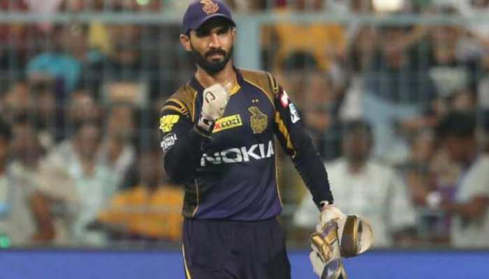 kkr skipper dinesh karthik eyes on ms dhoni most wicket keeping dismissals record in ipl | KKR vs MI: धोनी के इस बड़े रिकॉर्ड पर दिनेश कार्तिक की नजरें | Hindi News, आईपीएल