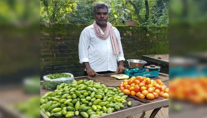 Famous TV Serial Balika Vadhu Director Rambriksh Gaur selling Vegetables in  Azamgarh | इस कदर पड़ी कोरोना की मार, सब्जी बेचने को मजबूर हुए Balika Vadhu  के डायरेक्टर