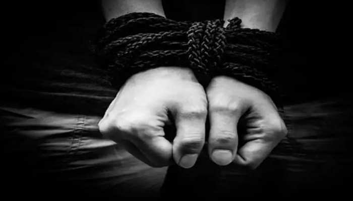 Betul Police arrest Chakkar Road Human Trafficking main accussed mpas |  बैतूल चक्कर रोड सामूहिक दुष्कर्म मामलाः6 हजार में 17 साल की नाबालिग को बेचा  था, 7 महीने बाद धराए