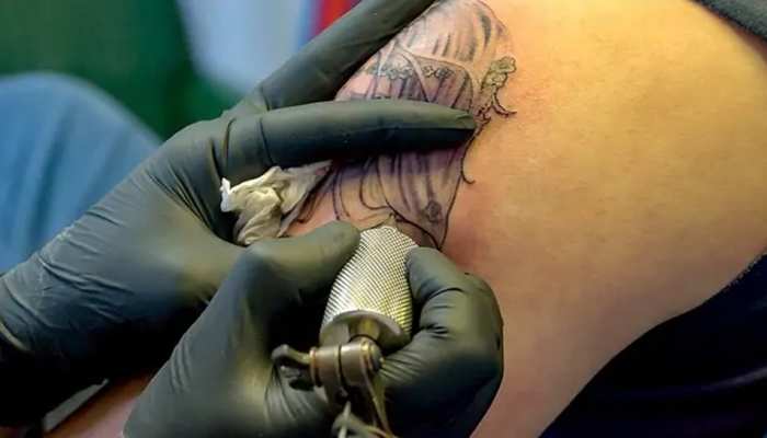 फल क दल वल लडक क सन क नच टट  tatufotocom 10022023  089   tatufotocom