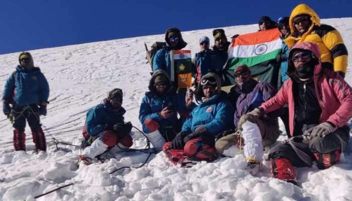 ITBP ने लहराया परचम, गंगोत्री-2 चोटी पर लहराया तिरंगा