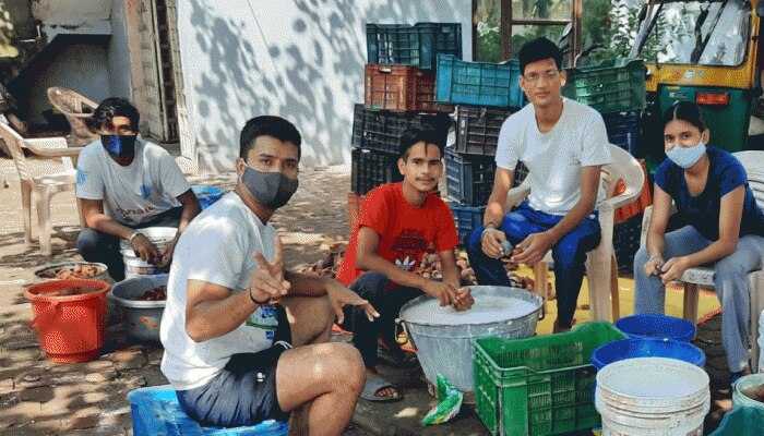 इस्तेमाल हो चुके दीयों को कीजिए रीसाइकल, चंडीगढ़ के युवाओं से सीखें कलाकारी