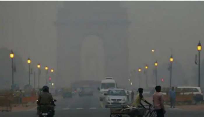 Air Pollution: दिवाली से पहले दिल्ली की हवा में घुला और जहर, हालात बेहद ‘गंभीर’ Air Pollution: दिवाली से पहले दिल्ली की हवा में घुला और जहर, हालात बेहद ‘गंभीर’