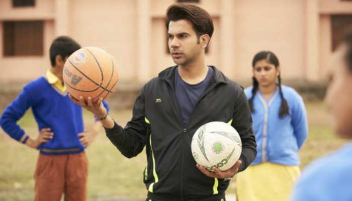 Chhalaang Review: बुलंद हौसलों की 'छलांग', दिवाली पर राजकुमार राव का परफेक्ट गिफ्ट Chhalaang Review: बुलंद हौसलों की 'छलांग', दिवाली पर राजकुमार राव का परफेक्ट गिफ्ट