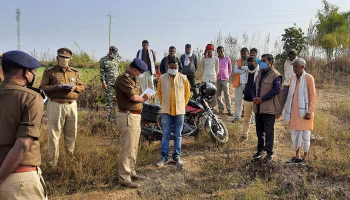 दरिंदगी: महिला की आंख-नाक और मुंह में भरी मिट्टी, गले में साड़ी बांधकर 50 मीटर तक घसीटा