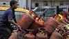जेब पर बढ़ा बोझ, जानिए कितने बढ़ गए रसोई Gas Cylinder के दाम