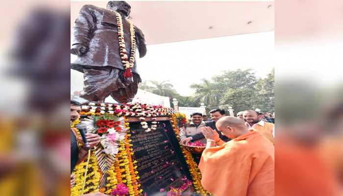 CM Yogi paid tribute to Iron Man on his death anniversary said he was the  foundation of country unity and integrity uppm | सीएम योगी ने 'लौह पुरुष'  को दी श्रद्धांजलि, कहा-भारत