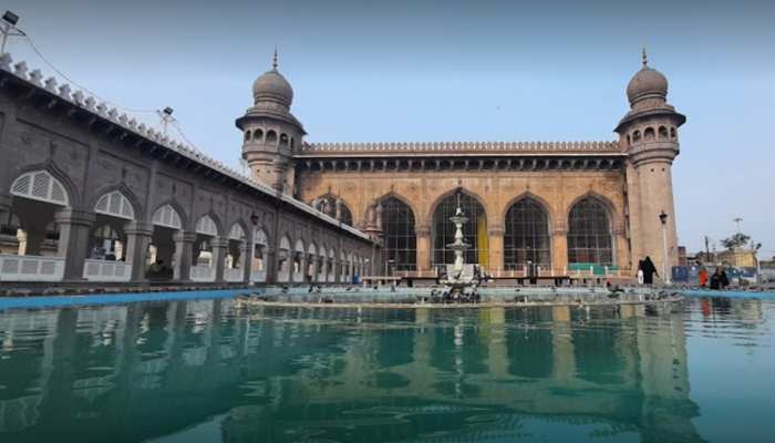 10 महीने बाद आम लोगों के लिए खुली मक्का मस्जिद, जानिए क्या है इसका इतिहास 10 महीने बाद आम लोगों के लिए खुली मक्का मस्जिद, जानिए क्या है इसका इतिहास