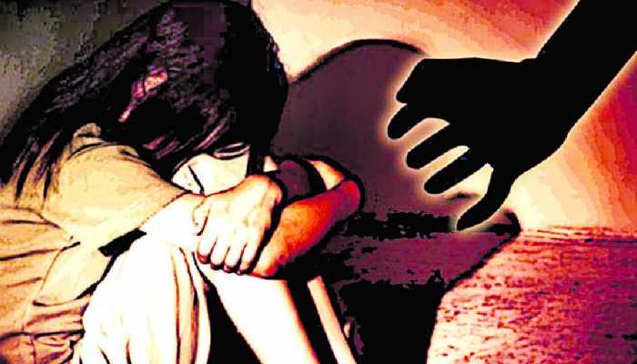 Attempted to rape a minor who went for defecation victim accused him of killing with bricks | शौच के लिए गई नाबालिग से रेप कर हत्या करने की हुई कोशिश, ईंट से