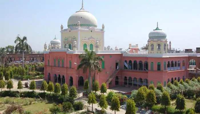 कोरोना वैक्सीन में सुअर की चर्बी को लेकर दारुल उलूम ने नहीं दिया फतवा, कही यह बड़ी बात कोरोना वैक्सीन में सुअर की चर्बी को लेकर दारुल उलूम ने नहीं दिया फतवा, कही यह बड़ी बात