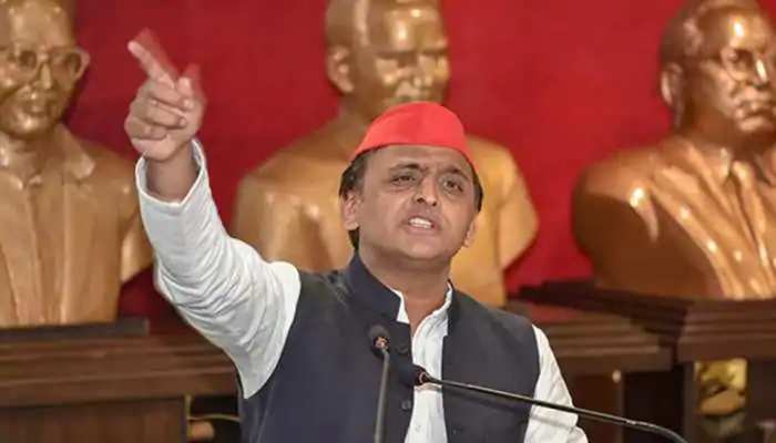 akhilesh yadav attack on bjp government over hajj house scame agriculture law | हज हाउस घोटाले में आजम खां को फंसाया जा रहा, मौजूदा सरकार में कुछ भी मुमकिन: अखिलेश यादव |