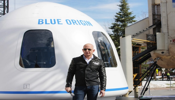 Jeff Bezos blue origin is all set to take tourist in space by april 2021। Jeff  Bezos अप्रैल में देंगे तोहफा, Blue Origin के जरिए अंतरिक्ष की सैर कर सकेंगे  यात्री| Hindi
