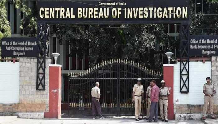 CBI ने अपने ही रिश्वतखोर अफसरों पर कसा शिकंजा, किया गिरफ्तार