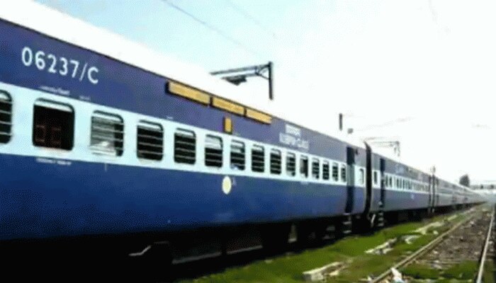 Indian Railways: ਟਰੇਨ ਟਿਕਟ ਉੱਤੇ ਮਿਲੇਗਾ 10 ਫ਼ੀਸਦ ਡਿਸਕਾਉਂਟ! ਜਾਣੋ ਕਿਵੇਂ Indian Railways: ਟਰੇਨ ਟਿਕਟ ਉੱਤੇ ਮਿਲੇਗਾ 10 ਫ਼ੀਸਦ ਡਿਸਕਾਉਂਟ! ਜਾਣੋ ਕਿਵੇਂ