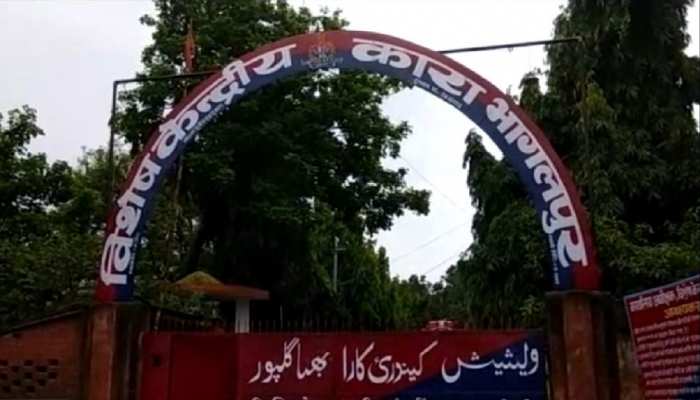 Bhagalpur: 26 दिनों से डीप फ्रिजर में परिवार का इंतजार कर रहा बांग्लादेशी शव, जानें पूरा मामला Bhagalpur: 26 दिनों से डीप फ्रिजर में परिवार का इंतजार कर रहा बांग्लादेशी शव, जानें पूरा मामला