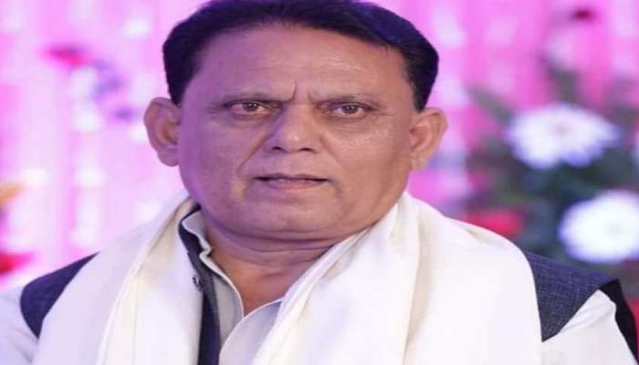 बिहार में नहीं थम रहा अपराध! अपराधियों ने BJP नेता अजफर शम्सी को सरेआम मारी गोली बिहार में नहीं थम रहा अपराध! अपराधियों ने BJP नेता अजफर शम्सी को सरेआम मारी गोली