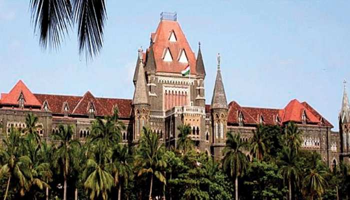 Bombay Highcourt:जज की टिप्पणी,&#039;बच्ची का हाथ पकड़ना, पैंट की जिप खोलना यौन हिंसा नहीं&#039; 