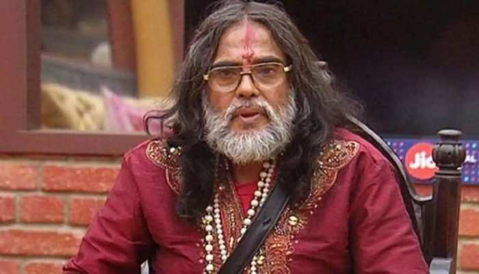 कभी अश्लील वीडियो तो कभी Bigg Boss के कंटेस्टेंट पर यूरिन फेंक कंट्रोवर्सी में आए थे स्वामी ओम